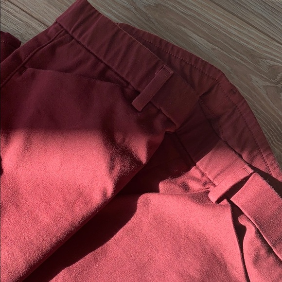 Burgundy sateen skinny stretch pant - Uniqlo - Picture 2 of 3